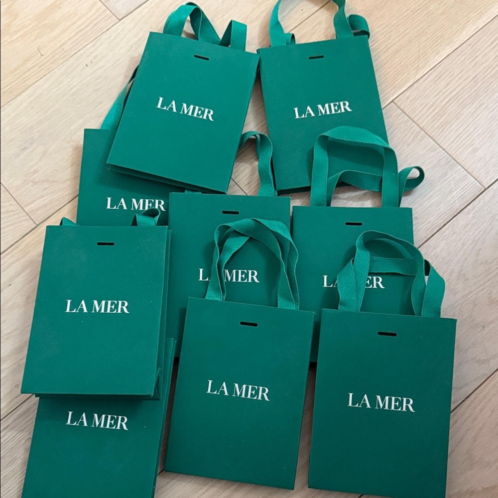 La Mer shopping bags